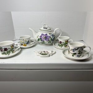 Portmeirion Botanic Garden Clematis Tea Pot w/ 4 Cups 4 Saucers 1 Tea Bag Holder